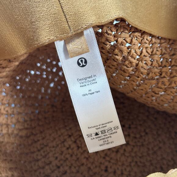 Lululemon. crochet hat  womens size M/L